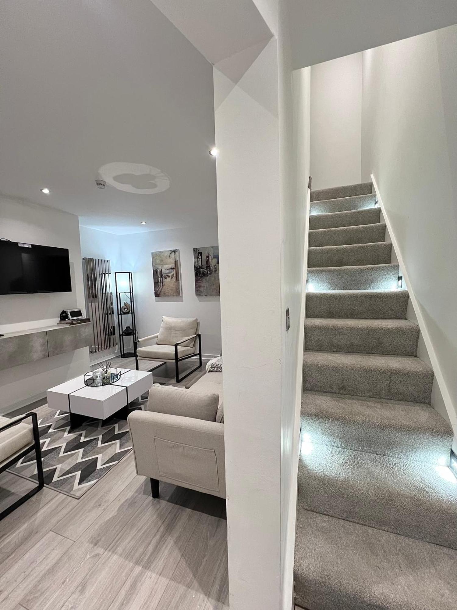 Entire House - Near Etihad Stadium And Central Манчестър Екстериор снимка